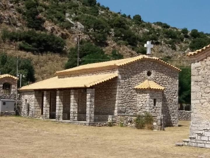 Xenonas Souliou Hotel Samonida Exterior photo